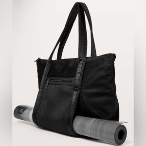 Lululemon Everywhere Tote Bag 20L